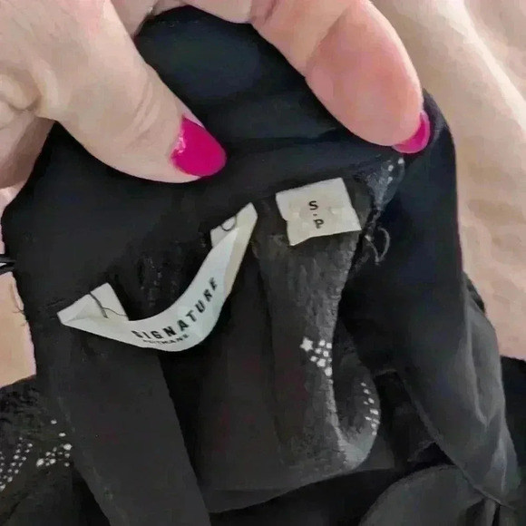 Reitmans signature dress size small black dress with long sleeves keyhole neck - Picture 11 of 11